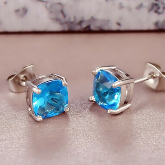 New Sterling silver Diamond Earrings - Picture 3 of 3